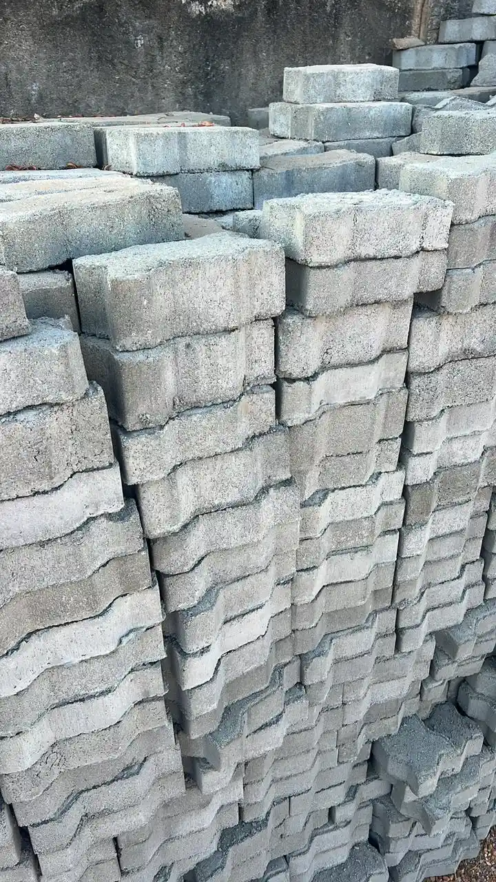 Futura e Ferreira Artefatos de Concreto e Blocos Pre Moldados 32